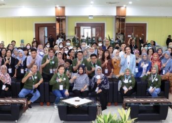Peserta Kursus Lanjutan Anastesi Kedokteran foto bersama usai kegiatan di RSU Kota Tangsel. (RIZ)