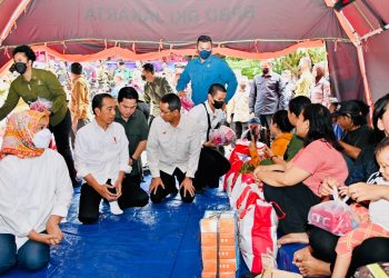 Presiden Tinjau Posko Pengungsi Korban Kebakaran TBBM Pertamina Plumpang