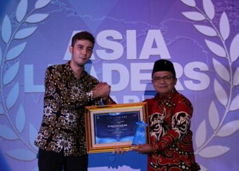 Keren! Ketua DPRD Kabupaten Tangerang Terima Asia Leaders Awards 2023