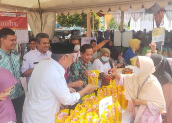 Meriahkan Ramadan, Indah Kiat Tangerang bersama Pemkot Tangsel Wakafkan Qur’an dan Bazar Minyak Goreng