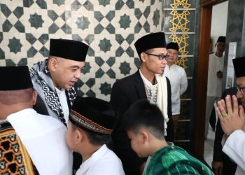 Shalat Idul Fitri di Masjid Agung Al-Amjad, Bupati Zaki: Minal Aidin wal Faidzin 