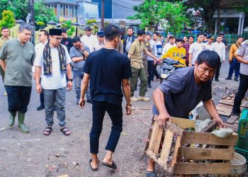 Pedagang Kaki Lima di Area Pasar Ciputat Ditertibkan