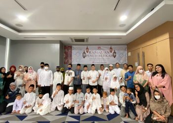 Swiss-Belinn Simatupang Berbagi Kebahagian dengan Memberikan Santunan dan Bagikan Takjil