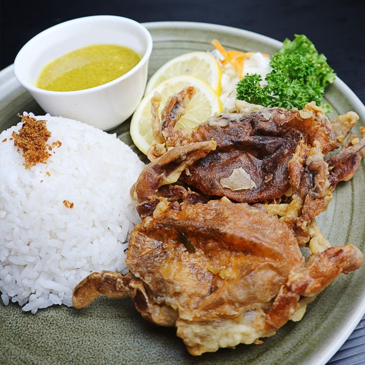 Curry Soft Shell Crab with Rice. (IST)