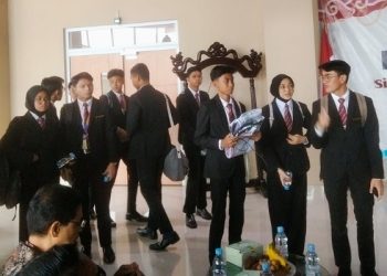 SMA Lab School Cirendeu Dikunjungi Pelajar dari Malaysia