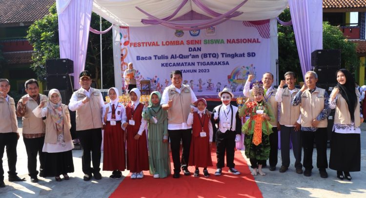 Festival dan lomba seni siswa nasional dan Baca Tulis Al Qur'an (BTA) Tingkat Sekolah Dasar. (RIK)