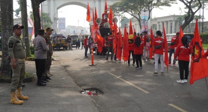 Pengamanan Hari Buruh Internasional. (RIK)
