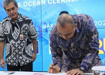 Pemkab Tangerang Dapat Bantuan Kapal Pembersih Sampah