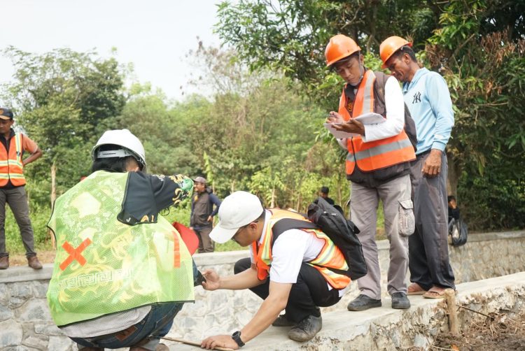 Proyek saluran pembuang yang dilakukan DBMSDA Kabupaten Tangerang. (RIK)