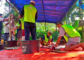 Komunitas Cisauk Mengaji Tebar Qurban di Desa Cibogo 