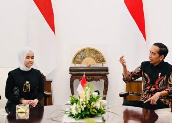 Presiden Jokowi Terima Peraih Golden Buzzer AGT 2023 Putri Ariani