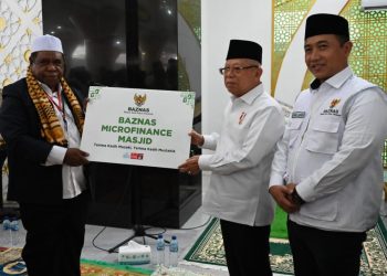 BAZNAS Serahkan Bantuan Microfinance Masjid di Fakfak