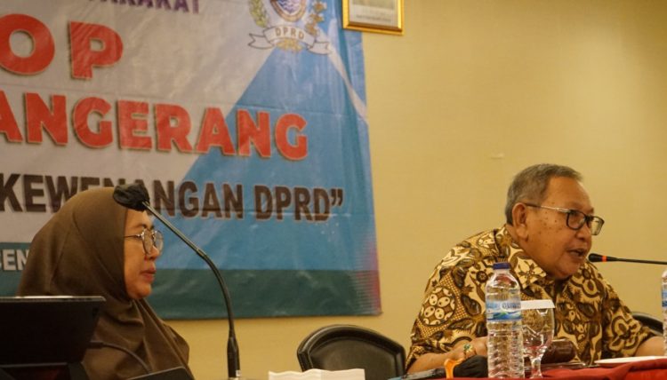 Wakil Ketua II DPRD Kabupaten Tangerang, Ilham Chair membuka Bimtek Ketiga Tahun 2023. (RIK)