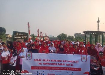 Meriahkan HUT RI, Ratusan Warga RW 03 Pakulonan Barat Ikut Jalan Santai 