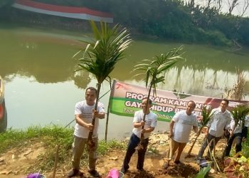 Aksi Peduli Lingkungan, Indah Kiat Tangerang Bareng Banksasuci Bersihkan Sungai Cisadane