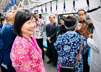 Pengalaman Para Duta Besar Coba MRT pada Perayaan Hari ASEAN