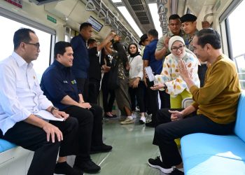 Presiden Jokowi Jajal LRT Jabodebek
