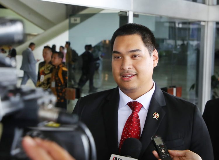Menteri Pemuda dan Olahraga Republik Indonesia (Menpora RI) Dito Ariotedjo, menginginkan program kewirausahaan pemuda dapat terimplementasikan secara merata di seluruh Indonesia. Hal itu sebagai upaya untuk meningkatkan Indeks Pembangunan Pemuda (IPP).(foto:yayan/kemenpora.go.id)