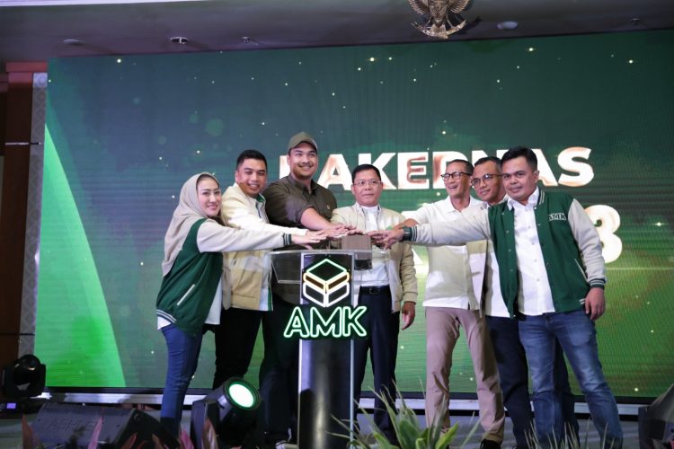 : Menteri Pemuda dan Olahraga Republik Indonesia (Menpora RI) Dito Ariotedjo menghadiri Rapat Kerja Nasional (Rakernas) I Angkatan Muda Ka'bah (AMK) 2023 di Hotel Grand Sahid, Jakarta Pusat, Sabtu (5/8) siang. Menurutnya, Rakernas AMK menjadi penting karena untuk membangun fondasi organisasi, agar menjadi bangsa yang demokratis.(foto:raiky/kemenpora.go.id)