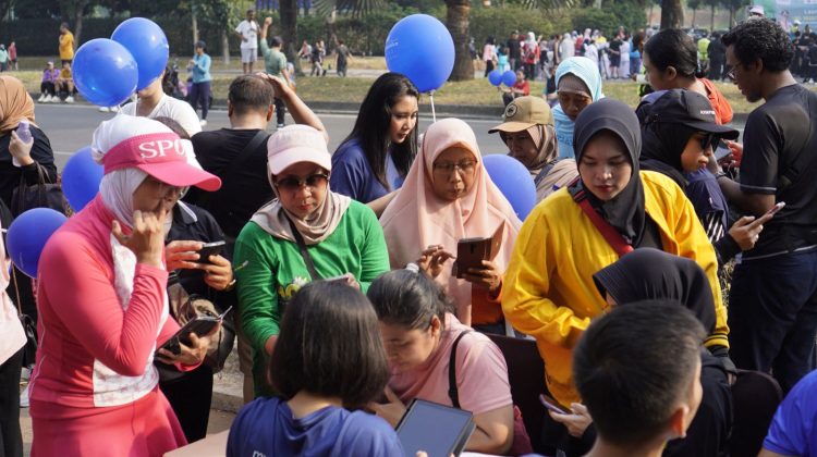 Hotel Santika Premiere Bintaro Bagi-bagi Roti dan Jus di Car Free Day. (IST)