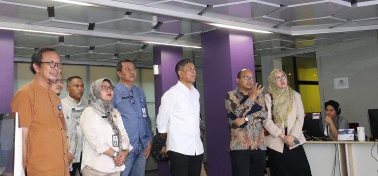 Ombudsman RI saat kunjungan di cammand centre Diskominfo Kabupaten Tangerang. (RIK)