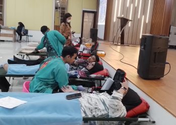 Meriahkan Hari Kesehatan Nasional dan HUT ke-15, RSU Tangsel Gelar Donor Darah