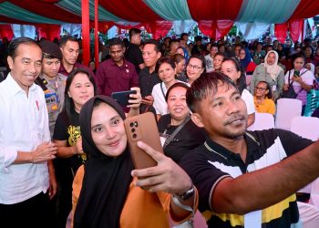 Cerita Bahagia Warga Manado Bertemu Presiden Joko Widodo