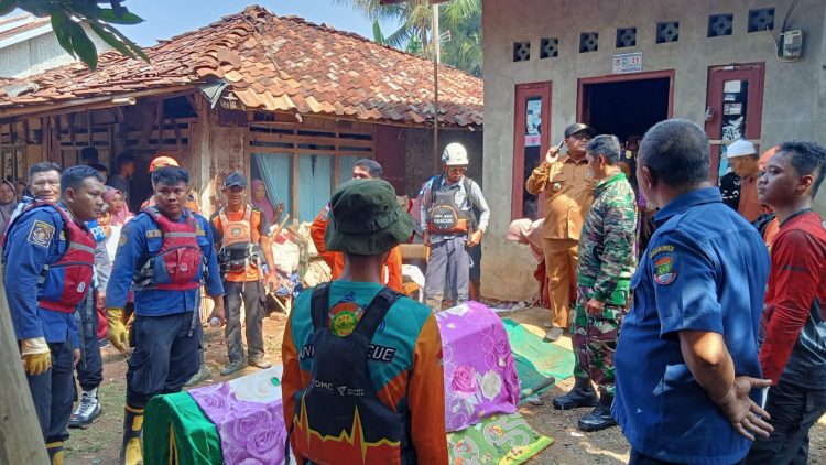 Penemuan korban tenggelam di Badak Anom, Sindang Jaya, Kabupaten Tangerang. (YAT)