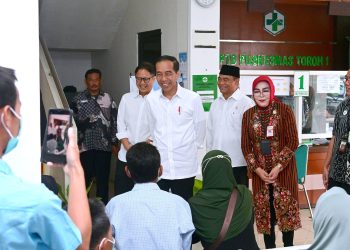 Tinjau Puskesmas Toroh 1, Presiden Pastikan Tiap Puskesmas Miliki Alat USG Kehamilan