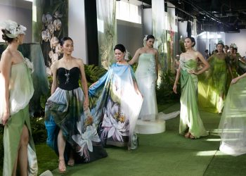 Fashion Show Amal Desainer Agnes Linggar Budhisurya Bantu Rumah Sakit Apung DoctorShare