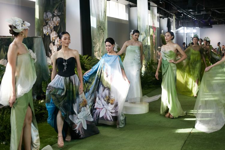 Fashion show karya Desainer Agnes Linggar Budhisurya. (IST)