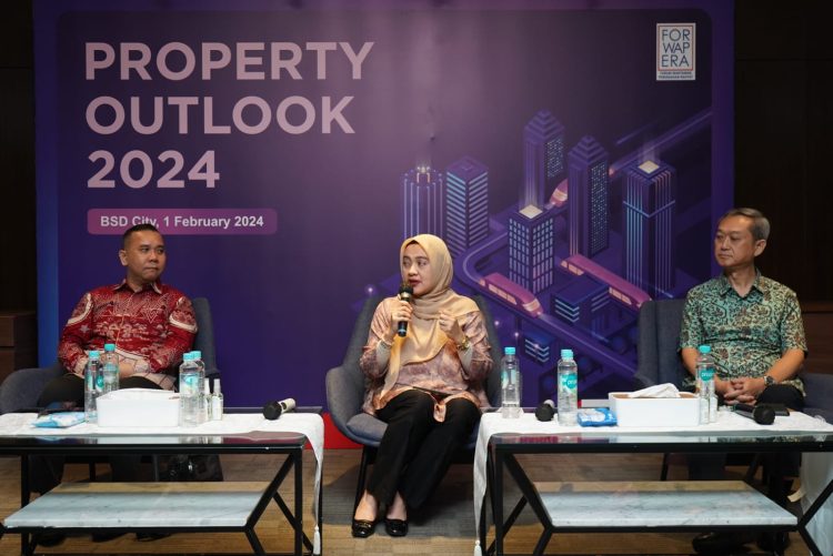 Pembicara di Property Outlook 2024. (RIZ)