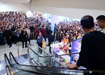 Malam Hangat di Samarinda: Ketika Presiden Jokowi Membaur dengan Masyarakat