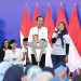 Silaturahmi dengan Nasabah Mekaar, Presiden Dorong Keuntungan Usaha untuk Investasi Kembali