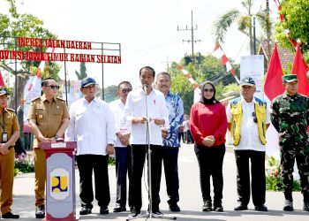 Presiden Jokowi Resmikan Inpres Jalan Daerah Provinsi Jawa Timur Bagian Selatan