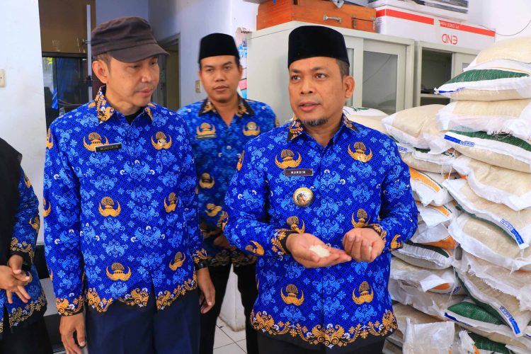 Pj Walikota Tangerang, Nurdin cek stok beras. (KEY)