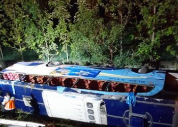 Bus Peziarah Asal Tangsel Terguling di Tol Cipali