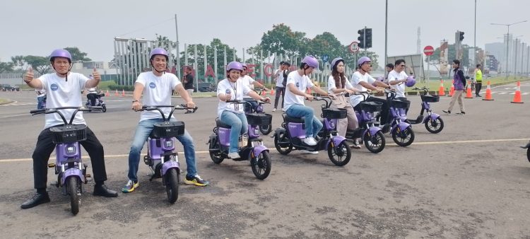 Launching beroperasinya sepeda listrik ramah lingkungan, Beam Mobility di Gading Serpong. (RIZ)