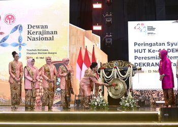 Ibu Iriana dan Anggota OASE KIM Hadiri Peringatan HUT Ke-44 Dekranas