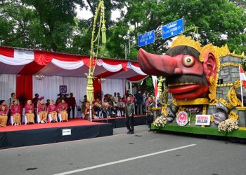 Parade Mobil Hias pada HUT Ke-44 Dekranas Tampilkan Ragam Budaya Daerah Indonesia