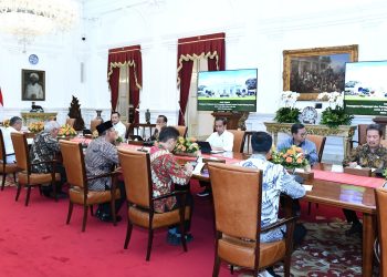 Presiden Jokowi Instruksikan Jajaran Terkait Penanganan Pengungsi Akibat Erupsi Gunung Ruang