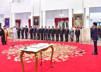 Presiden Jokowi Saksikan Pengucapan Sumpah Suharto sebagai Wakil Ketua MA Bidang Non-Yudisial