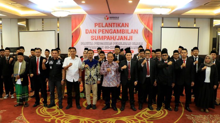 Pelantikan Panwaslu Kota Tangerang. (KEY)