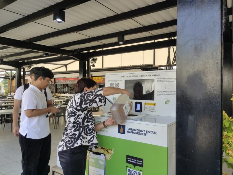 UCOllect Box, mesin pengumpulan minyak jelantah.