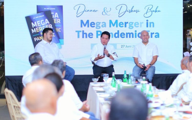 Diskusi buku Mega Merger In The Pandemic Era: Kepemimpinan dan Tantangan Merger Bank Syariah Indonesia.