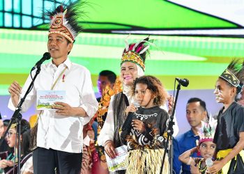 Presiden dan Ibu Iriana Hadiri Puncak Peringatan Hari Anak Nasional Tahun 2024 di Papua