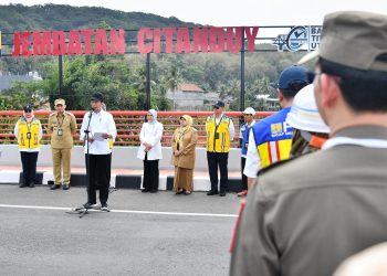 Resmikan Sejumlah Infrastruktur Penting di Jawa Barat, Presiden Jokowi: Tingkatkan Konektivitas dan Efisiensi Logistik