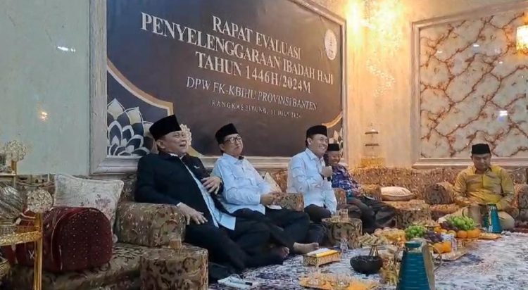 Kepala Wilayah Kementerian Agama Provinsi Banten, Nanang Fatchurrohman dalam Rapat Evaluasi Penyelenggaraan Haji 2024 di KBIHU Mifat Rangkasbitung, Rabu (31/7/2024).