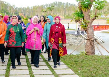 Ibu Iriana dan OASE KIM Kunjungi Embung MBH di IKN