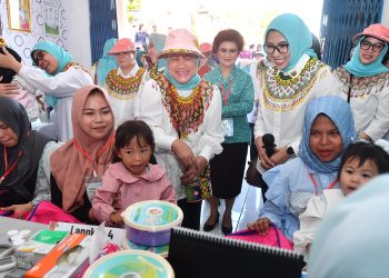 Ibu Iriana dan OASE KIM Tinjau Pelayanan Posyandu Siklus Hidup